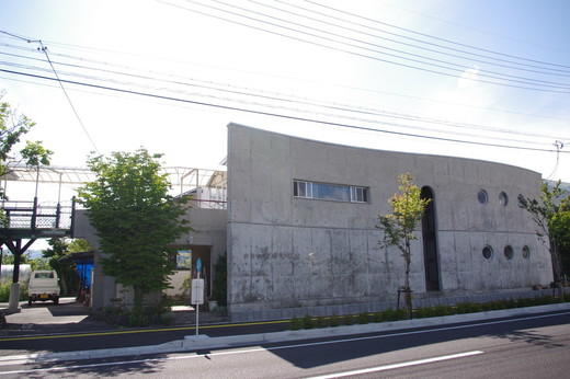 小さな絵本美術館　岡谷本館