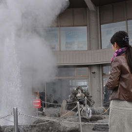 諏訪湖間欠泉センター