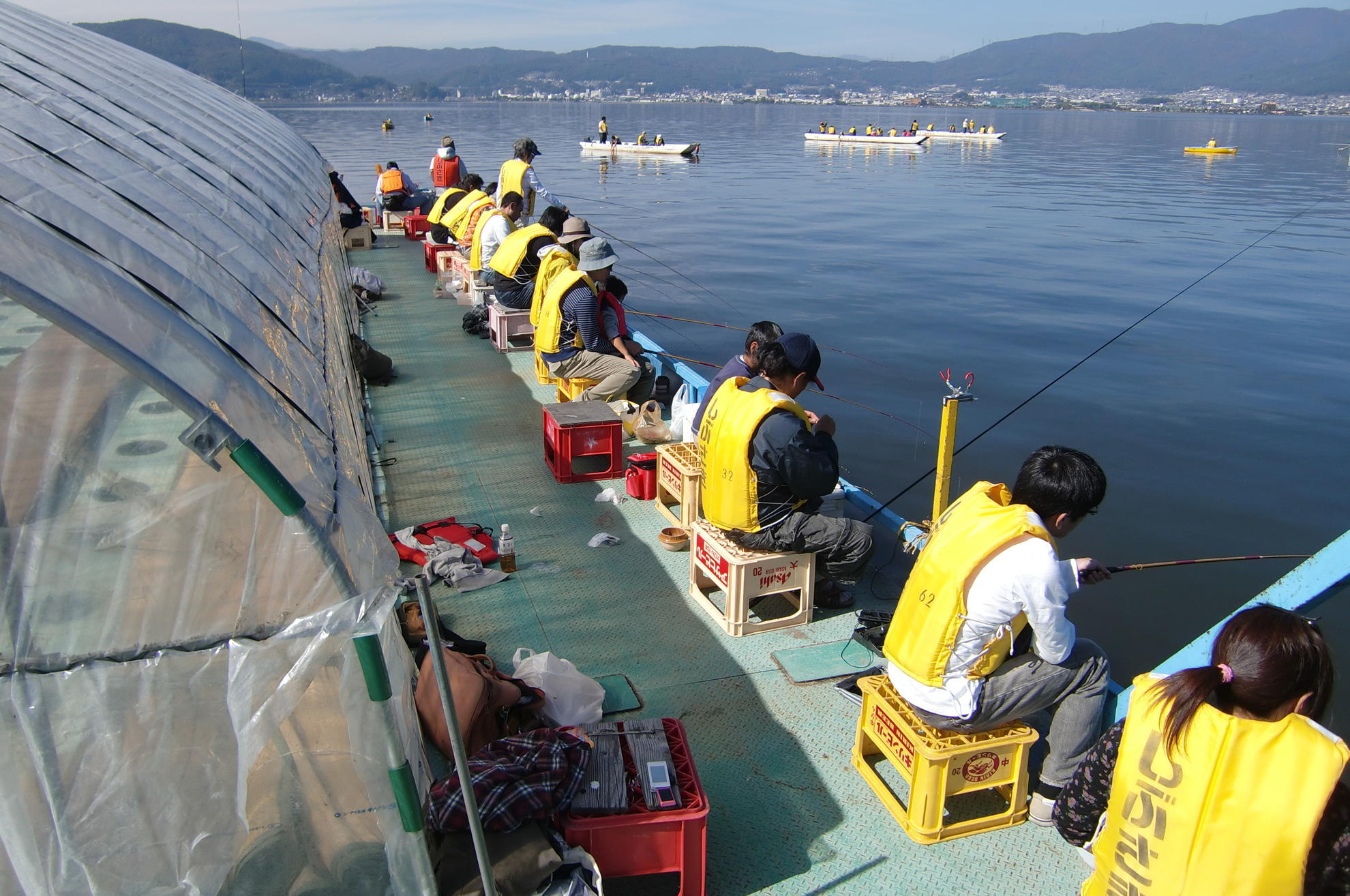 諏訪湖わかさぎ釣り｜諏訪湖釣舟センター