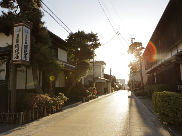 中山道と旧甲州街道が交わる町