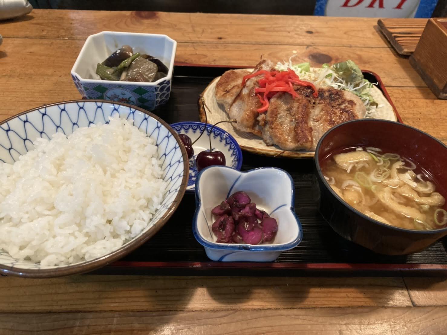 辰巳屋肉店