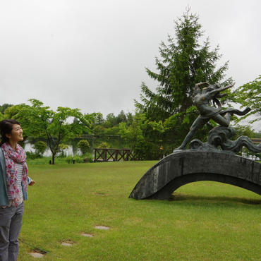 蓼科を代表する美しい湖　<br>蓼科湖・蓼科高原芸術の森彫刻公園